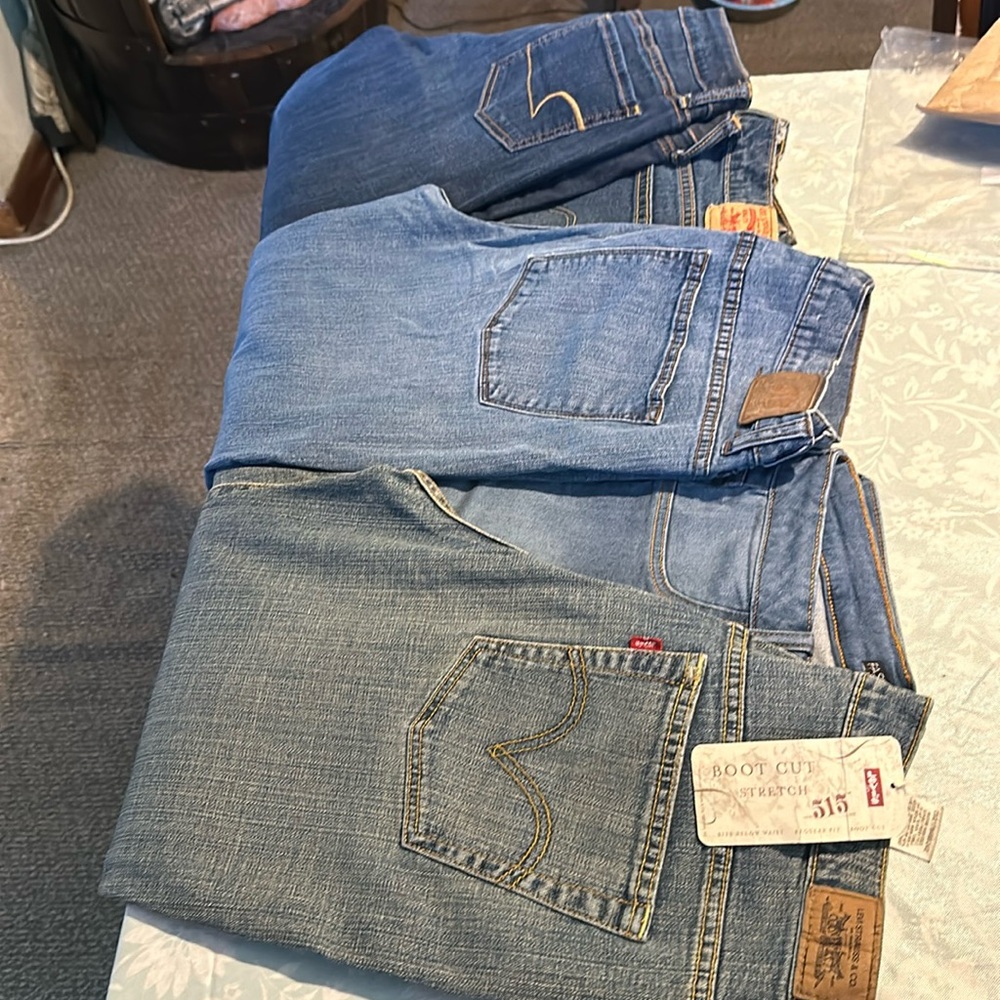 5 Pairs of Women’s Jean New never worn size 14 buy 1 get 1 free